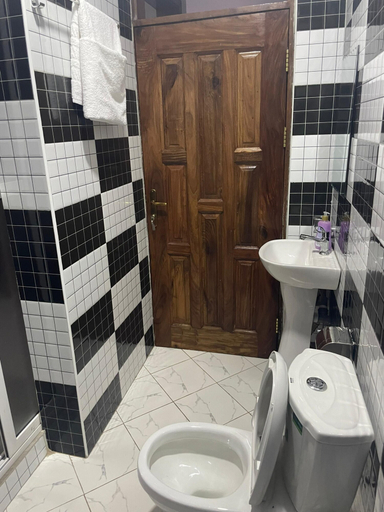 Bathroom, Yo House, Kampala