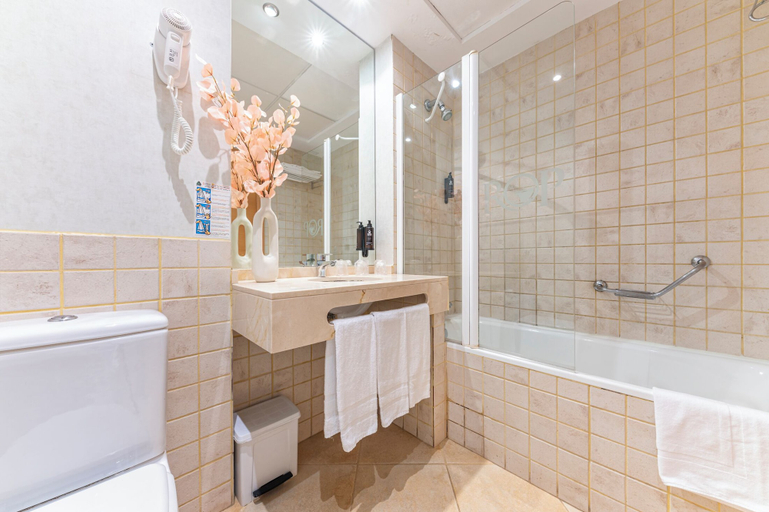 Bathroom 5, Hotel Rober Palas, Alicante