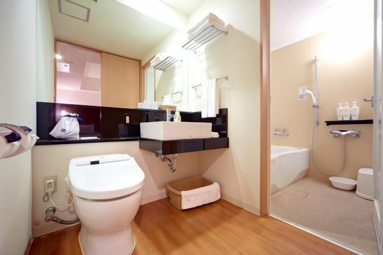 Bathroom 7