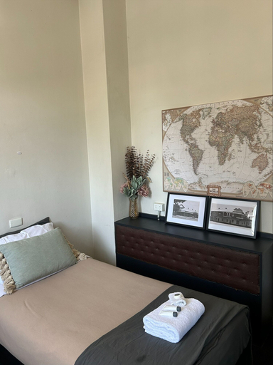 Bedroom 5, William Farrer Hotel, Wagga Wagga - Pt A