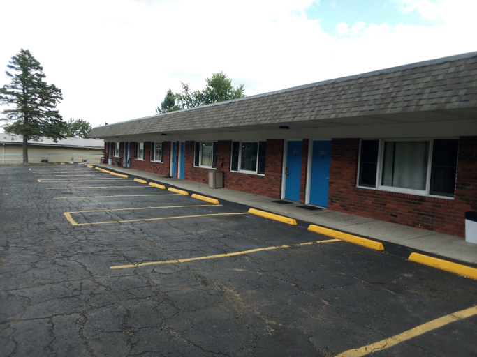 Others 5, Baw Beese Inn, Hillsdale