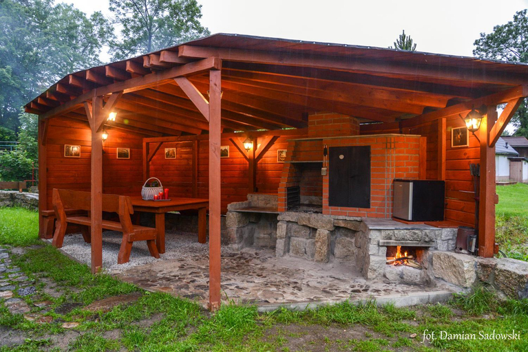 Others 5, Pokoje pod Krzywym Dachem, Jelenia Góra