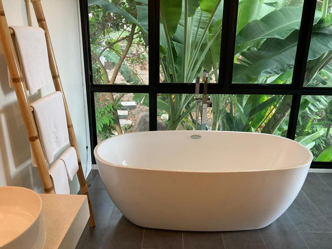 Bathroom 24