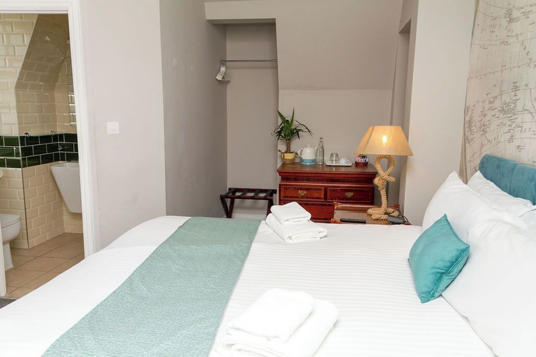 Bedroom 3, The Captain Cook Hotel, London