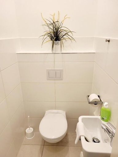 Bathroom 4, City Home, Wien