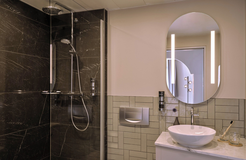 Bathroom 5, Leonardo Royal Hotel Baden-Baden, Baden-Baden