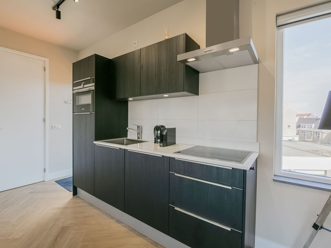 Private kitchen 3, Flat With sea View and Parking, Katwijk