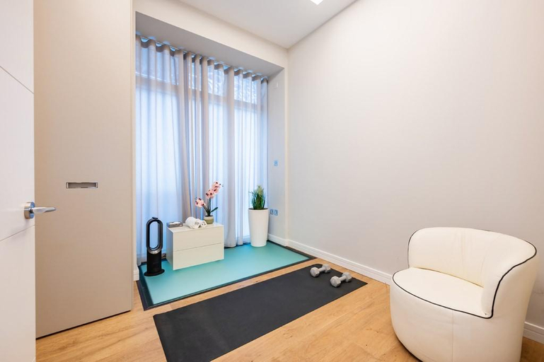 Others 5, Three Bed, Luxurious Leicester Square Duplex, London