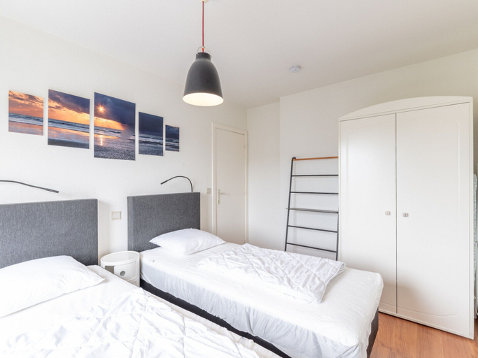 Bedroom 4, Renovated Flat Near Beach, West-Vlaanderen
