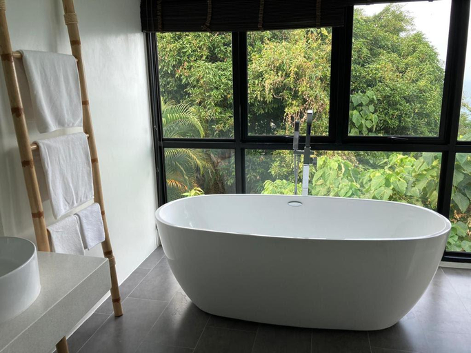 Bathroom 12