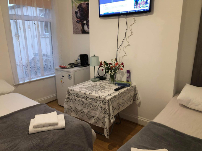 Others 5, Double Room Central Location 2, London