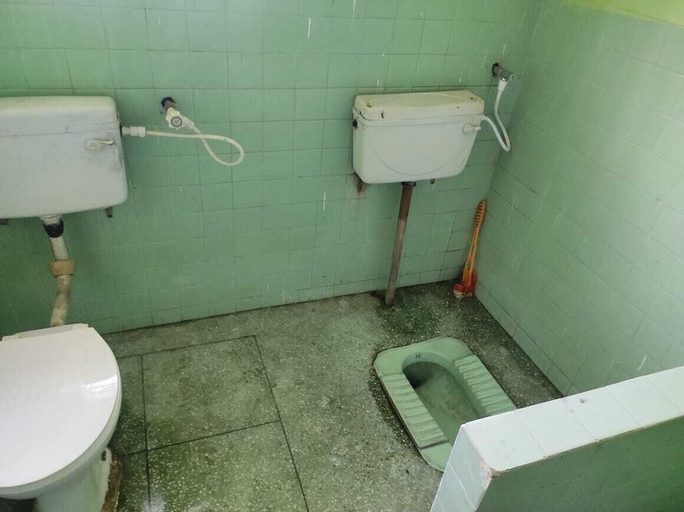 Bathroom 3, Hotel Pearl By GRB, Patna