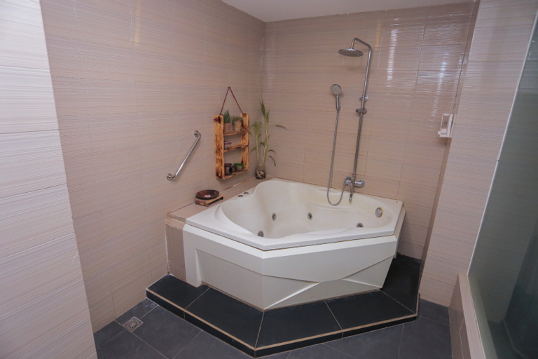 Bedroom 13