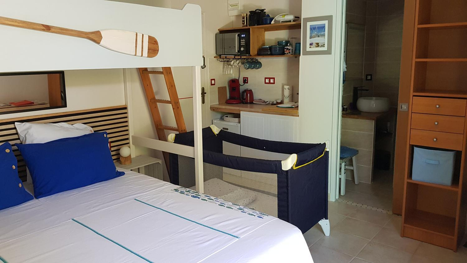 Bedroom 2, Chez Florence et Bruno, Var