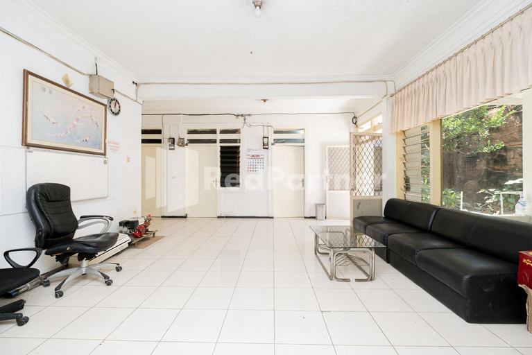 Others 4, Dukuh Kupang Residence Mitra RedDoorz, Surabaya