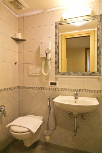 Bathroom 4, Optimus B&B, Rome