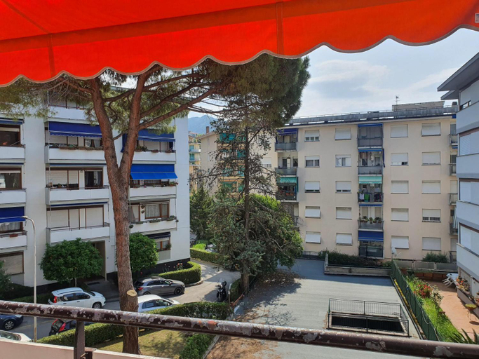Royal, Genova