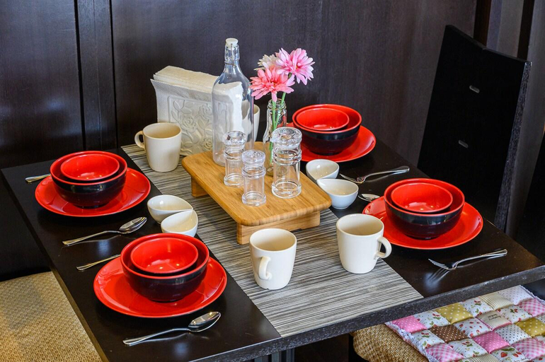 Food & Drinks 5, Resort Homestay 2-6pax 1min to Sunway Pyramid, Petaling Jaya