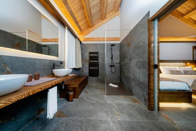 Bathroom 3, Kile Alpine Resort, Udine