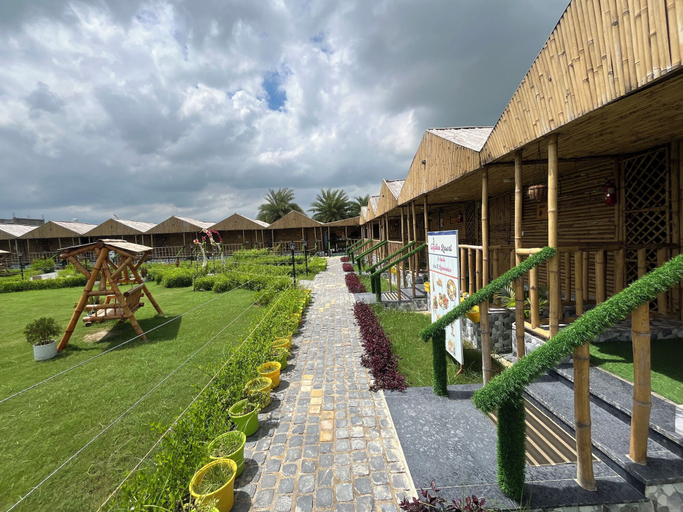 Exterior & Views 2, Gopika Resort, Mathura