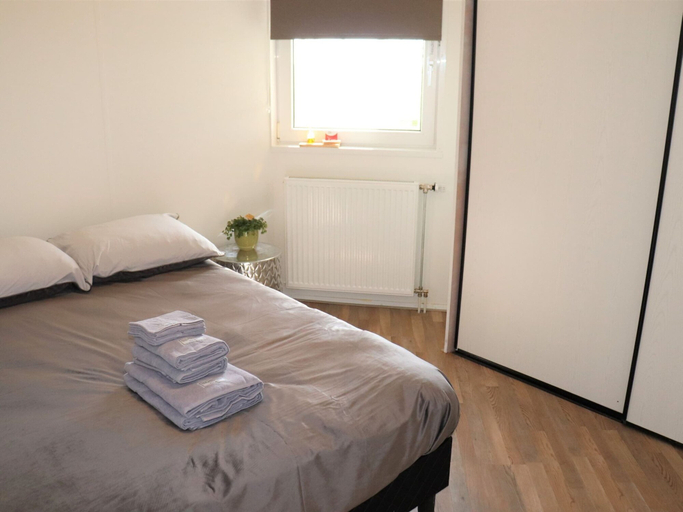 Others 3, Chalet With Hot Tub, Suwald, Tytsjerksteradiel