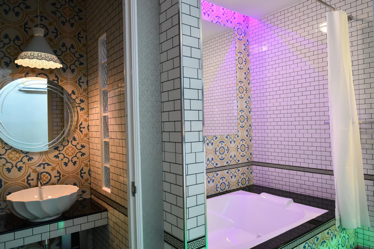 Bathroom 4