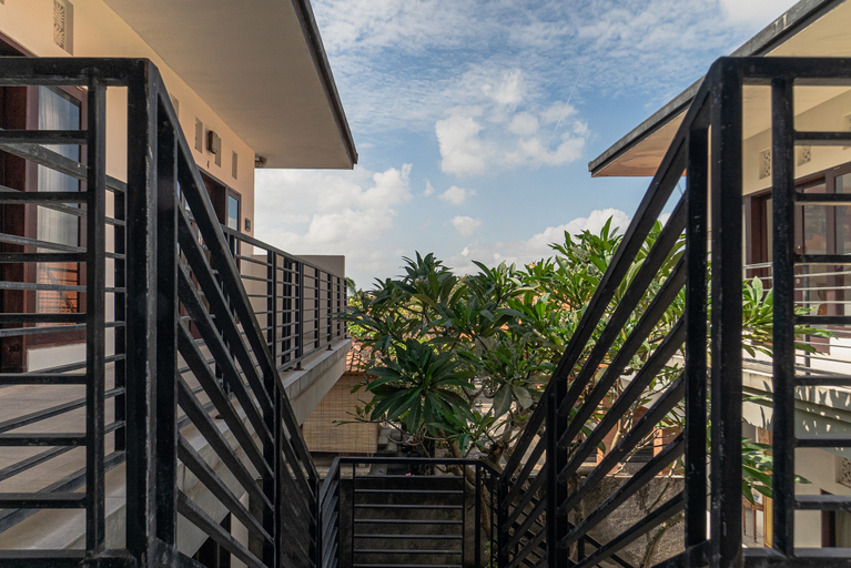 Exterior & Views 2, Azalea Homestay & Villa, Badung