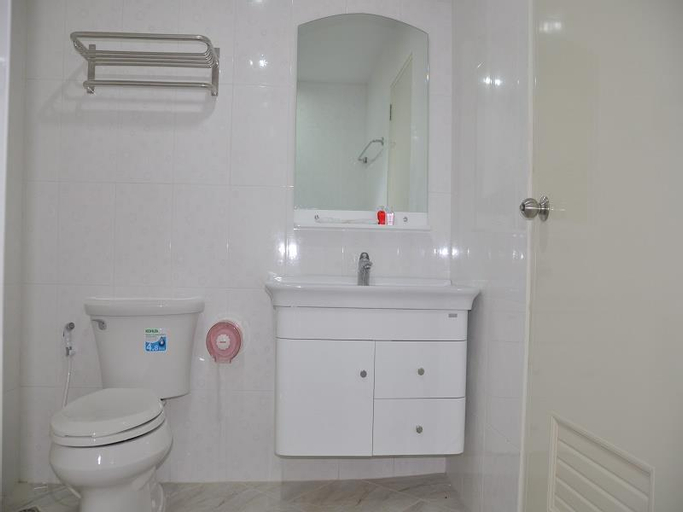 Bathroom 17