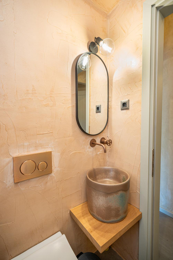 Others 5, Villa Rodamos, Ionian Islands
