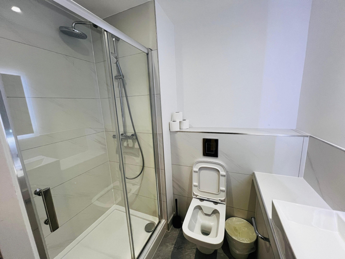 Bathroom 4, ILFORD GRAND HOTEL (Fully Air Conditioned), London