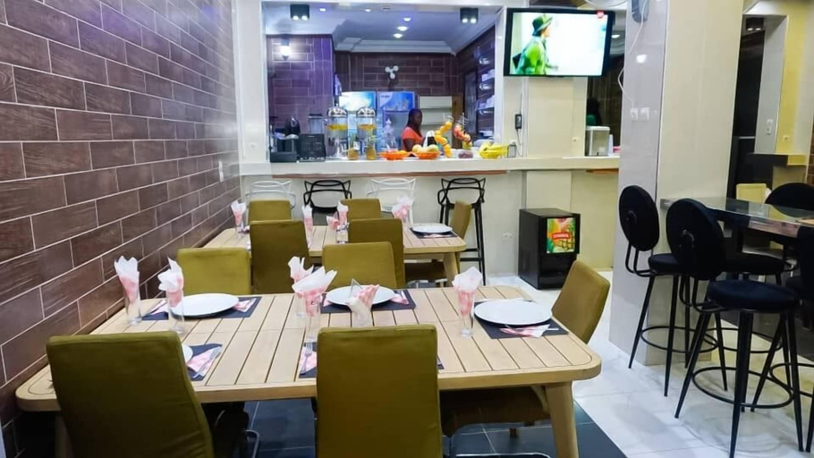 Food & Drinks 5, Darou Khoudoss Résidence Les Mamelles, Dakar
