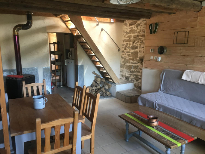 Others 4, La grange de Maurines, Cantal