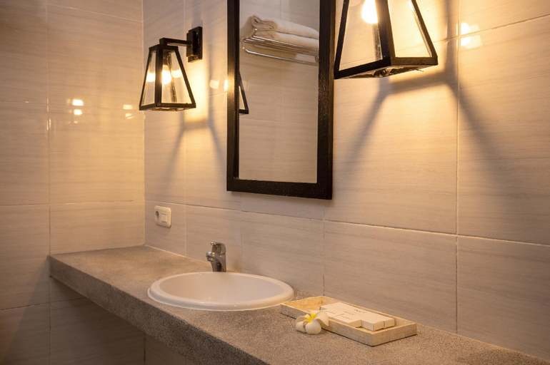 Bathroom 11