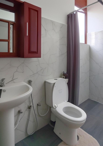 Bathroom 2, Shine Ray VILLA, Galle Four Gravets