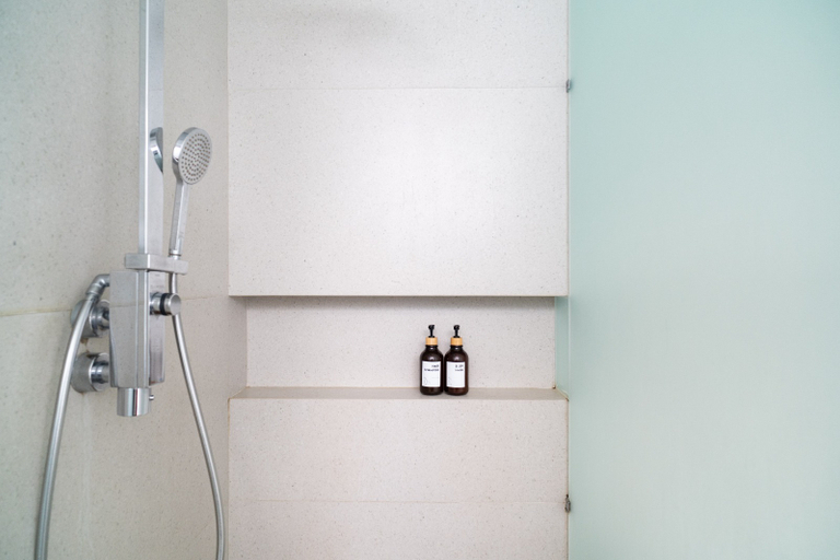 Bathroom 5, Pingu House, Bandung