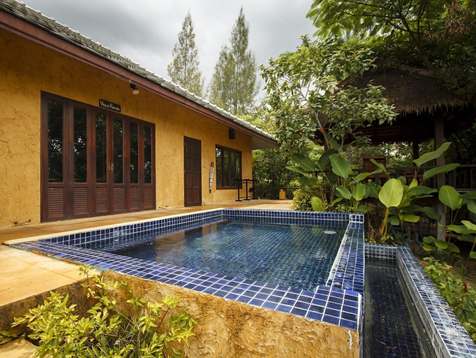 Swimming Pool 12