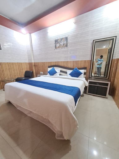 Bedroom 5, Goroomgo Mangalam Inn Lucknow, Lucknow