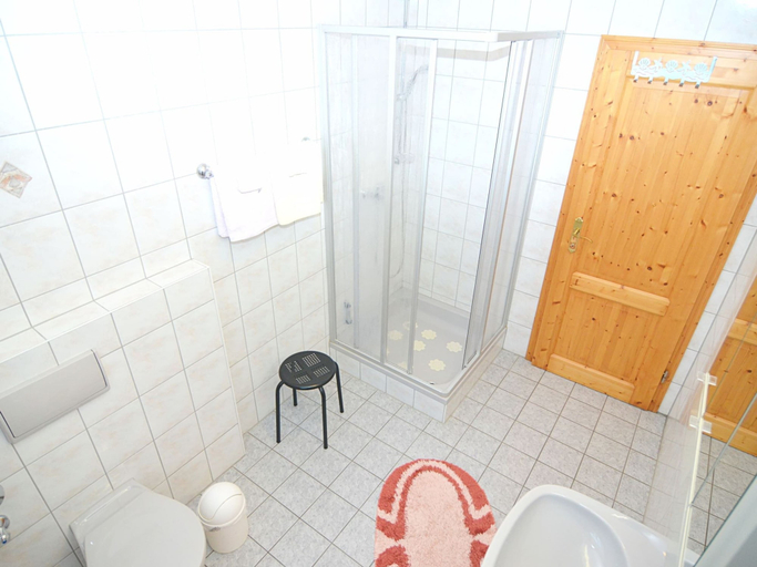 Bathroom 4, Apartment With Garden and Sauna Tranquil Area, Schwandorf