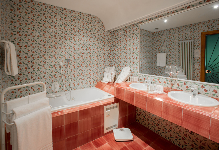 Bathroom 5, Sporthotel Teresa, Bolzano