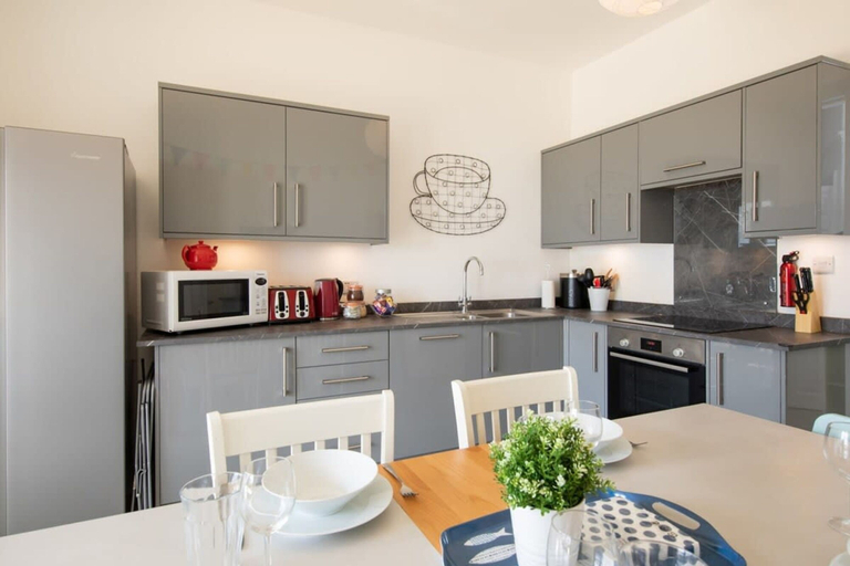 Others 5, Absolute Beachfront With Decked Garden Oasis and Views, West Sussex