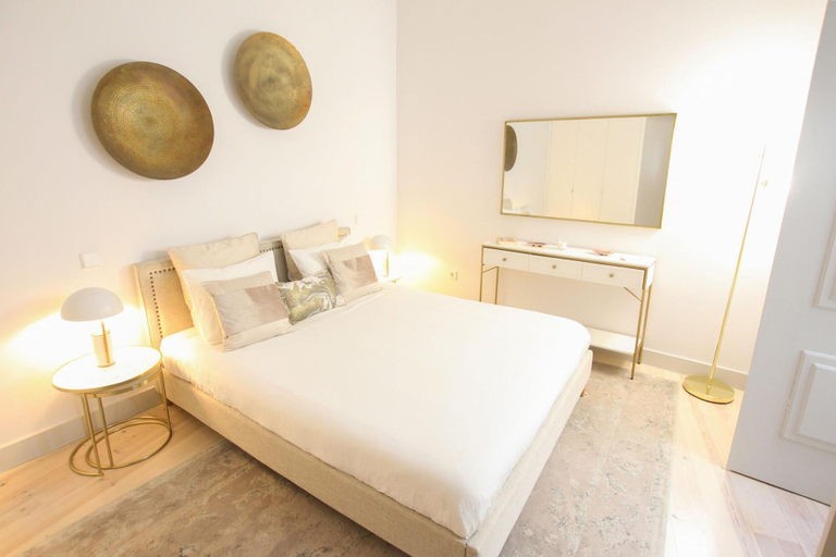 Room 2, Nomad s Downtown Lisbon - 3bdr Charming Memory, Lisbon