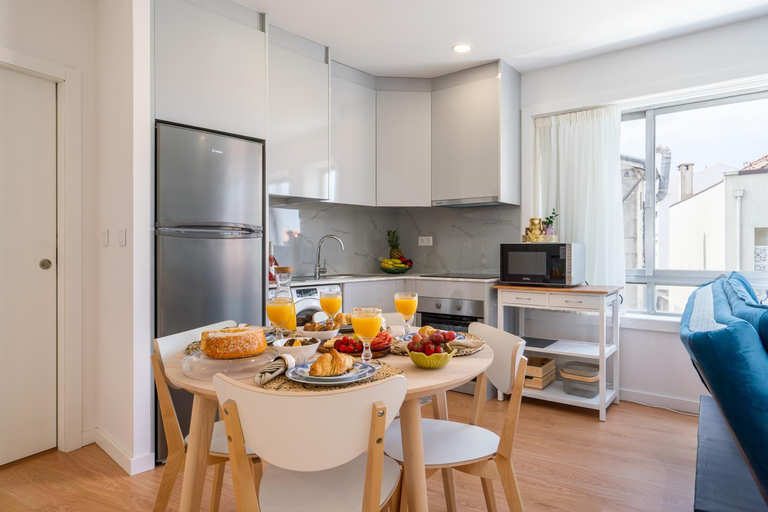Others 3, Host Wise - Comfy Sunny Flat - Prime Location, Porto
