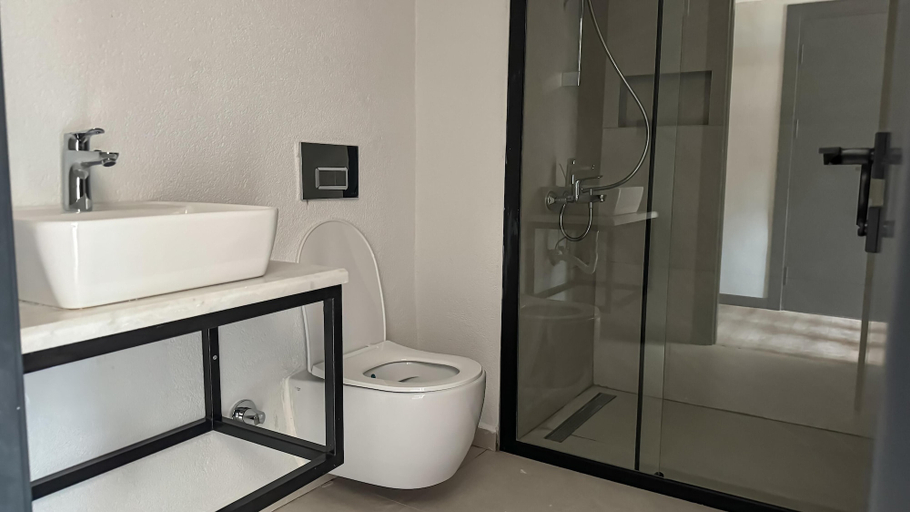 Bathroom 5, Glitz Bodrum, Bodrum