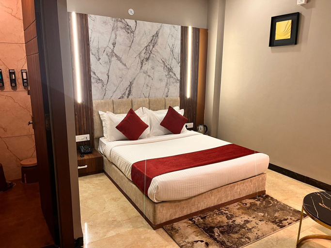 Bedroom 2, Wishotel Inn Skymoon, Indore