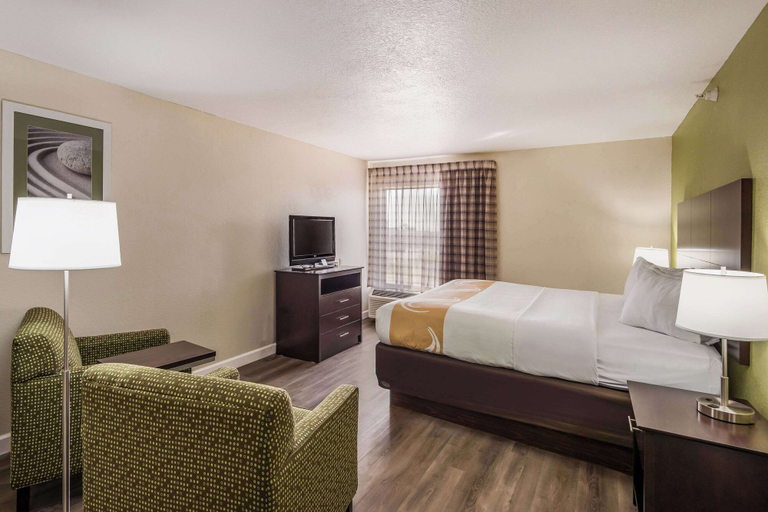 Bedroom 4, Quality Inn & Suites Quincy - Downtown, Adams