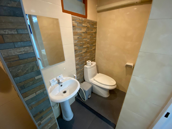 Bathroom 6
