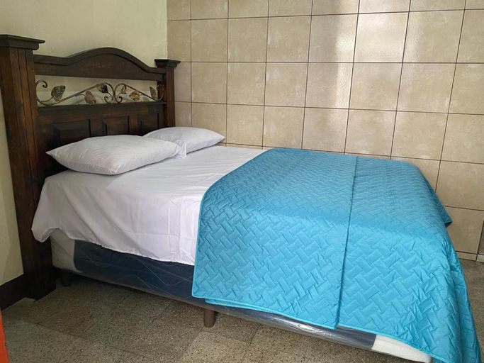 Bedroom 2, Hotel Malybu, ZONA 1