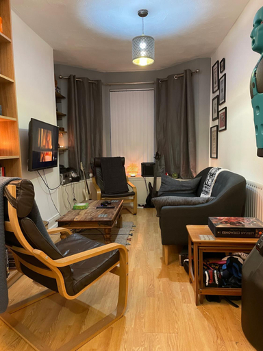 Others 3, Home Away From Home 家外之家 D, Belfast