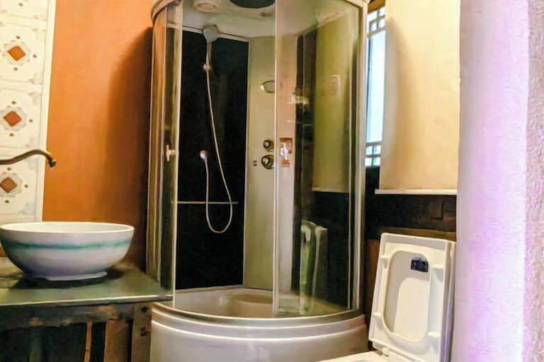Bathroom 4, Shangri-La Yunjianjuju, Dêqên Tibetan