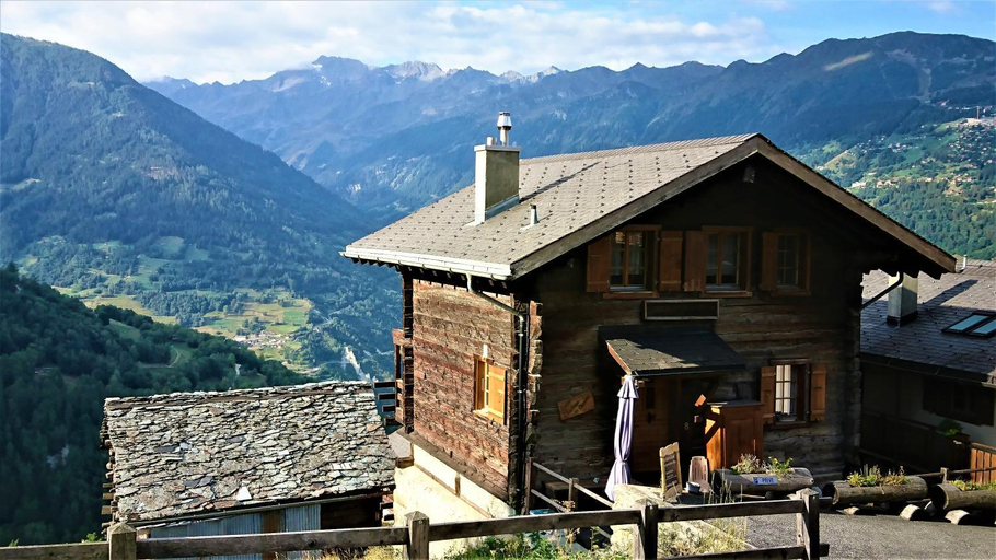 Entrance 4, Chalet "Chez Claudine et Charles", Hérens